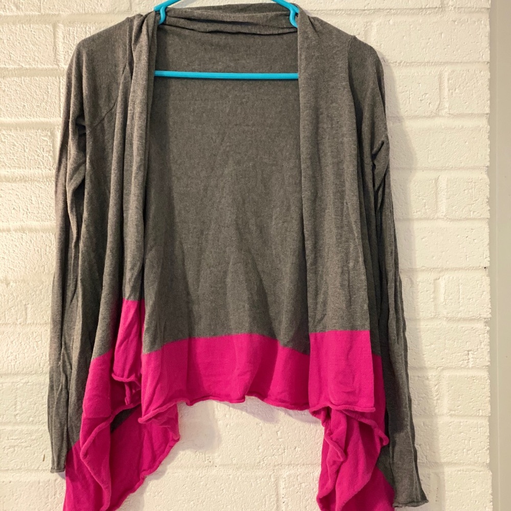 Express cardigan, hot pink detail